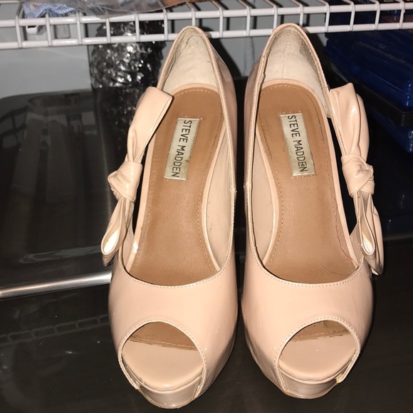Steve Madden Nude Side Bow Heels - Picture 2 of 8
